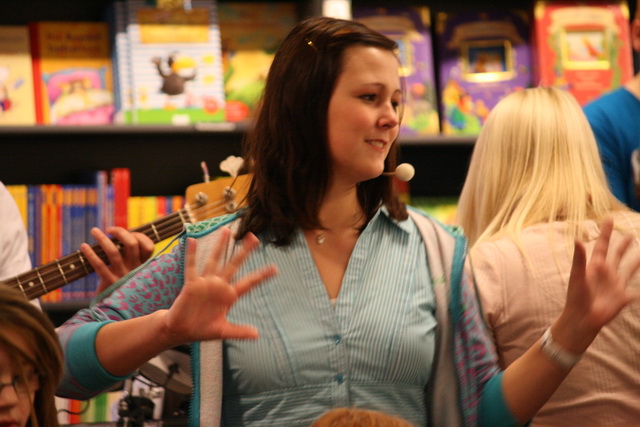 gal/2010/2010 Saitentwist Mayersche 13.11. Tierisches/2010 Saitentwist Mayersche 13.11. 177.jpg